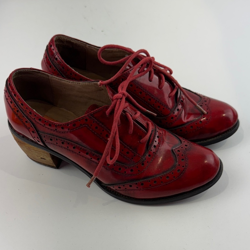 Miz Mooz Red Patent Leather Lace-Up Women's Heeled Oxford Shoes